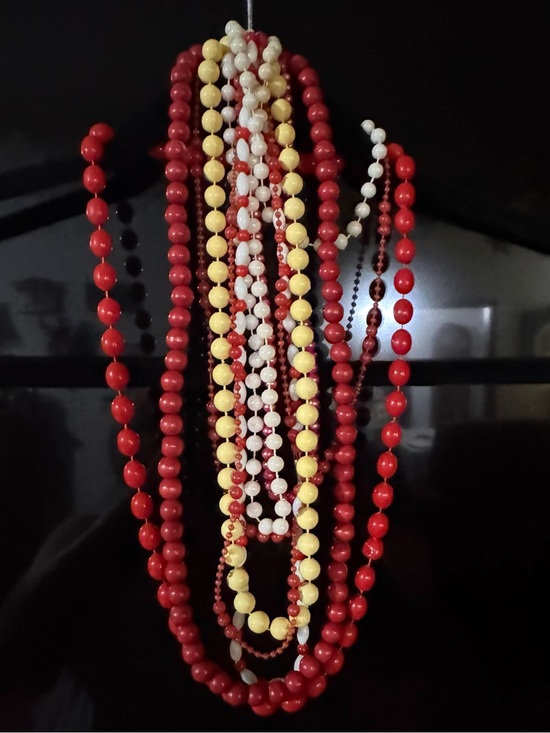 Jewelry - Lot of Seven Classic Beaded Necklaces
Vintage